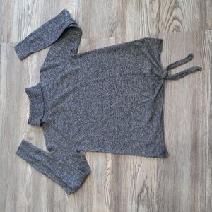 GAP Heathered Gray Knit Sweater